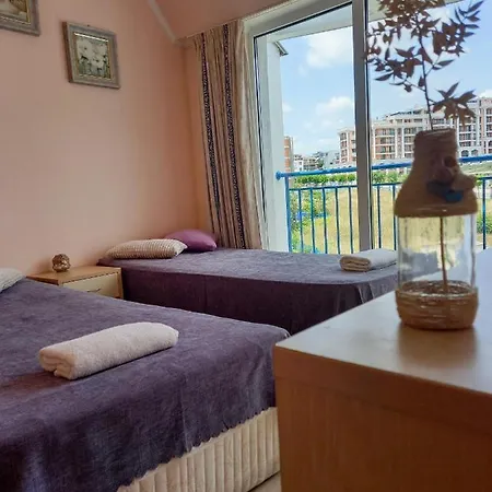 Vega Village Ap A8 アパート *